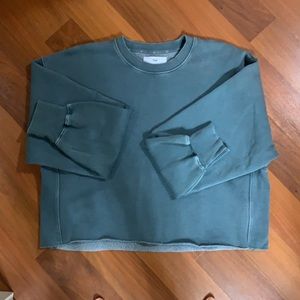 Aritzia- TNA Airy Fleece Boyfriend Sweatshirt